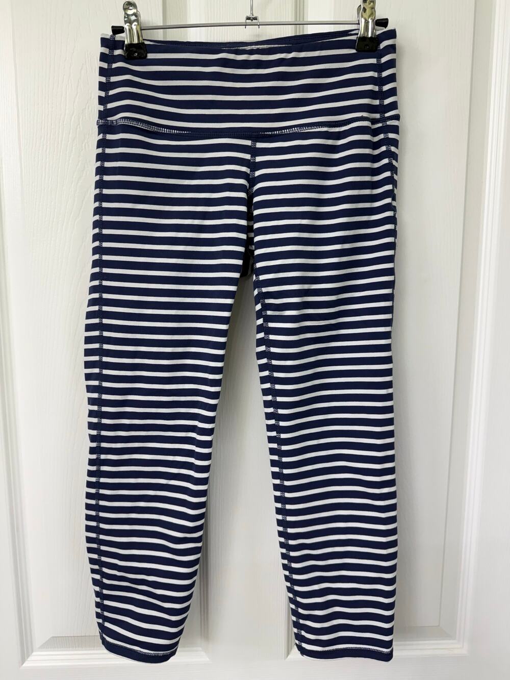 Athleta blue & white striped capri XS workout yoga leggings